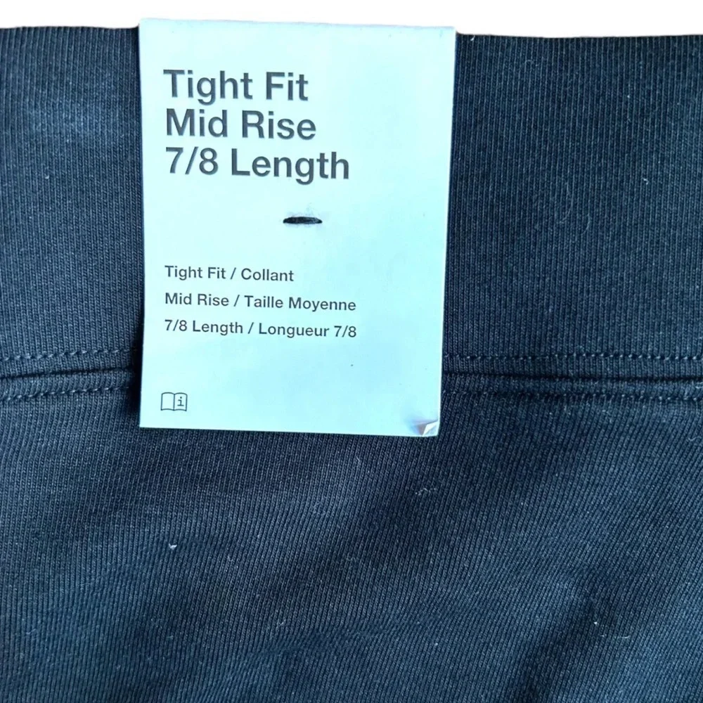 NIKE Tight Fit Mid Rise 7/8‎ Length Black Leggings Size S Women’s NWT